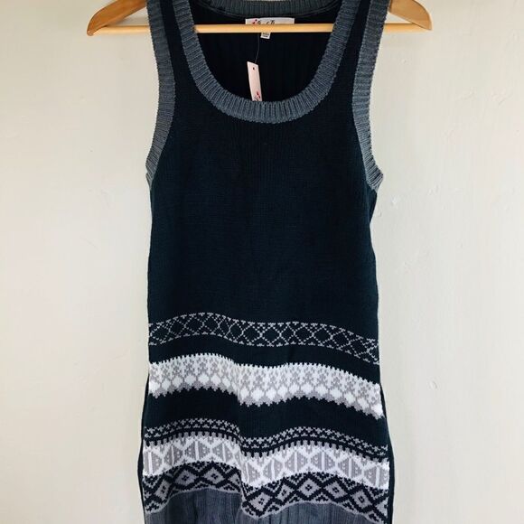 Red Berry Sleeveless Sweater Mini-Dress Argyle Pattern (S) - Picture 1 of 8